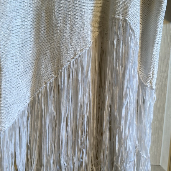 Tassel Sweater - Picture 2 of 4